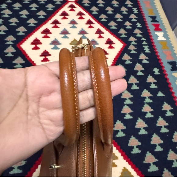 Tuscany Leather Bag with gold hardware - Picture 16 of 16